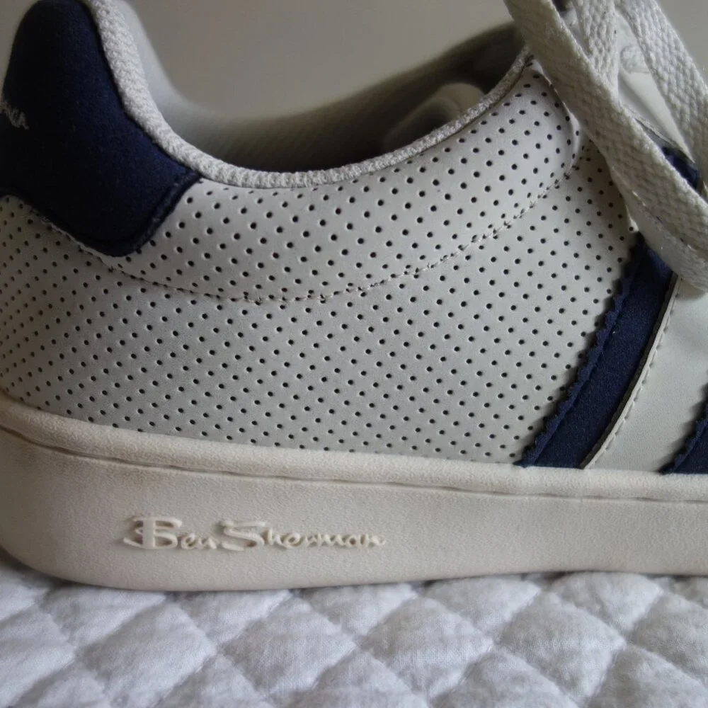 BEN SHERMAN Webber Light Tannish/Gray w/ Navy Stripes Lace-Up Sneakers – Mens 11